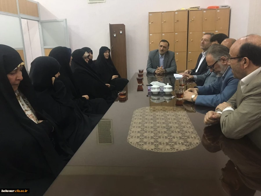 وزیر آموزش و پرورش در مرکز آموزش عالی شهید باهنر تهران: 4