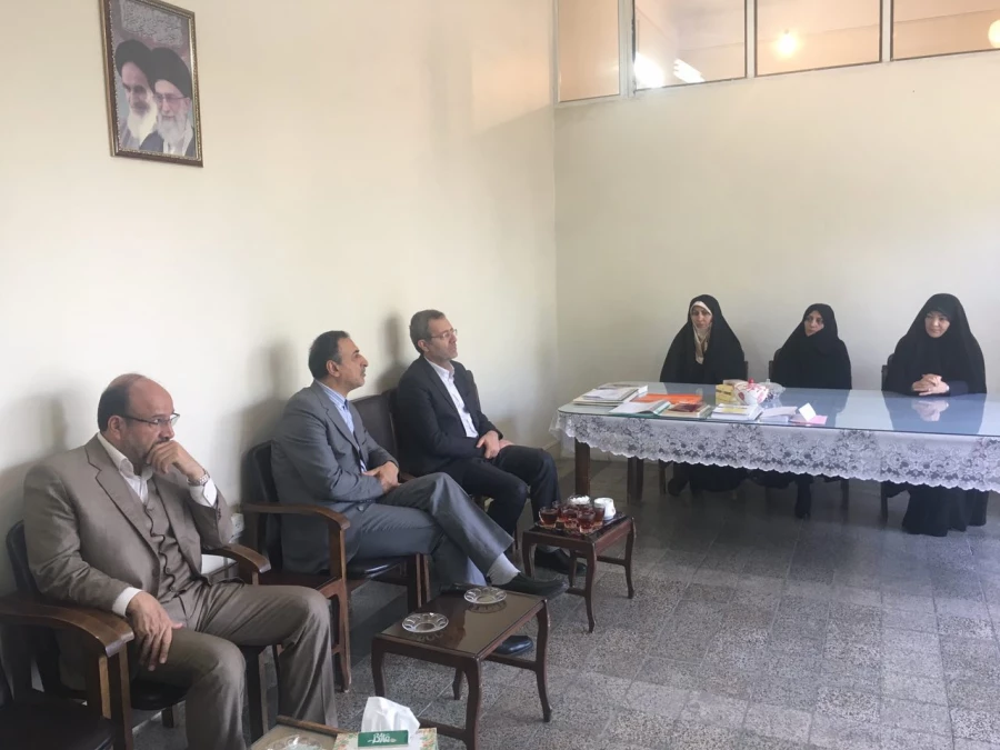 وزیر آموزش و پرورش در مرکز آموزش عالی شهید باهنر تهران: 3