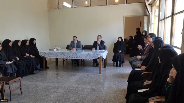 وزیر آموزش و پرورش در مرکز آموزش عالی شهید باهنر تهران: 9