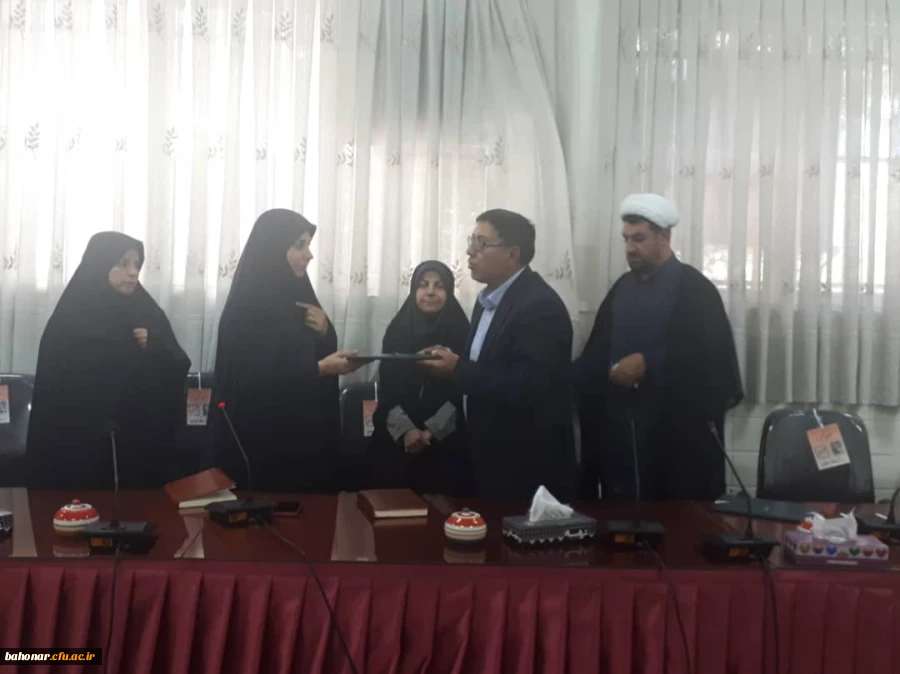 معارفه سرکار خانم دکتر عطایی  3