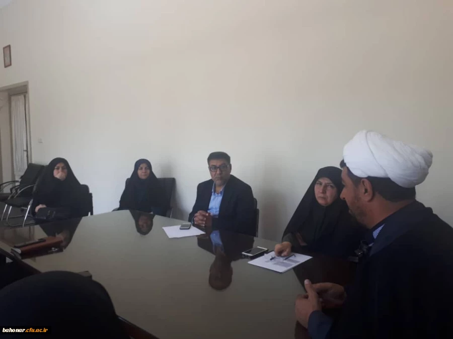 معارفه خانم دکتر مخا 
حراست مرکز شهید باهنر 2