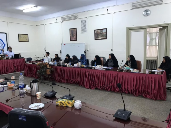 برگزاری دوره تحلیل محتوا کتب درسی ادبیات فارسی متوسطه