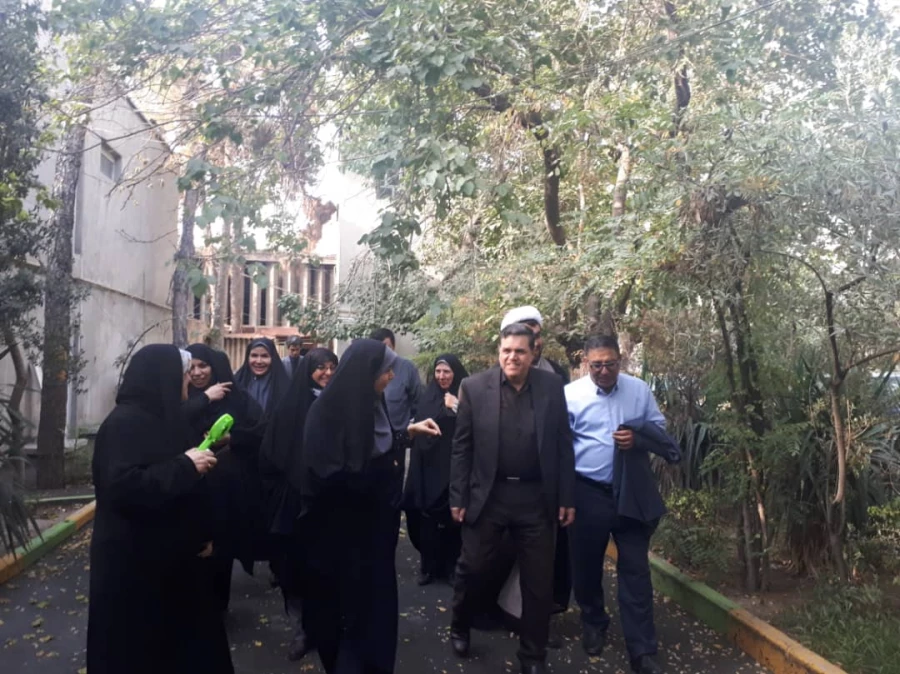 بازدید رئیس دانشگاه فرهنگیان از مرکز شهید باهنر