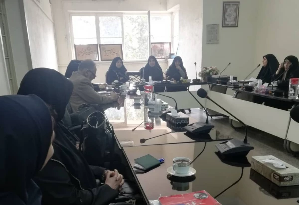 جلسه هماهنگی و برنامه ریزی با اساتید مرکز  3