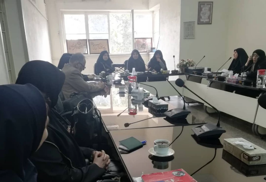 جلسه هماهنگی و برنامه ریزی با اساتید مرکز  3