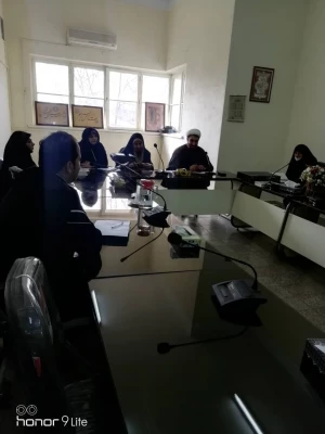 جلسه مسئولین و کارکنان مرکز در خصوص آسیب شناسی حوزه های رفاهی دانشجویان (سراهای دانشجویی،آشپزخانه و...) 2