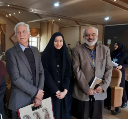 در خشش دانشجو معلمان مرکز آموزش عالی شهید باهنر:

در خشش دانشجو معلمان مرکز آموزش عالی شهید باهنر در کنفرانس بین المللی مطالعات زبان انگلیسی  2