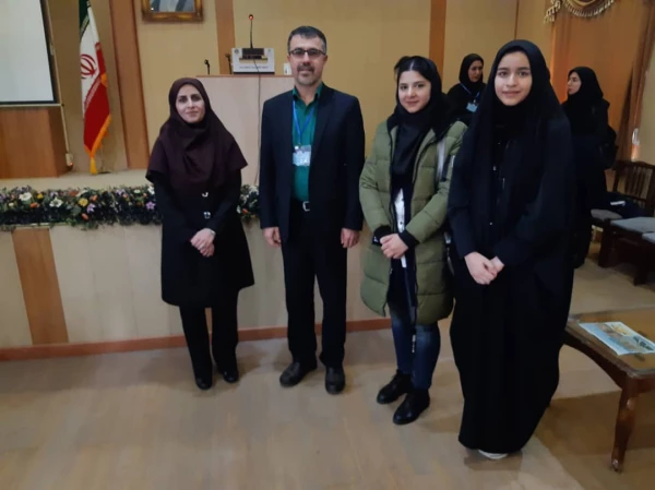 در خشش دانشجو معلمان مرکز آموزش عالی شهید باهنر:

در خشش دانشجو معلمان مرکز آموزش عالی شهید باهنر در کنفرانس بین المللی مطالعات زبان انگلیسی  2