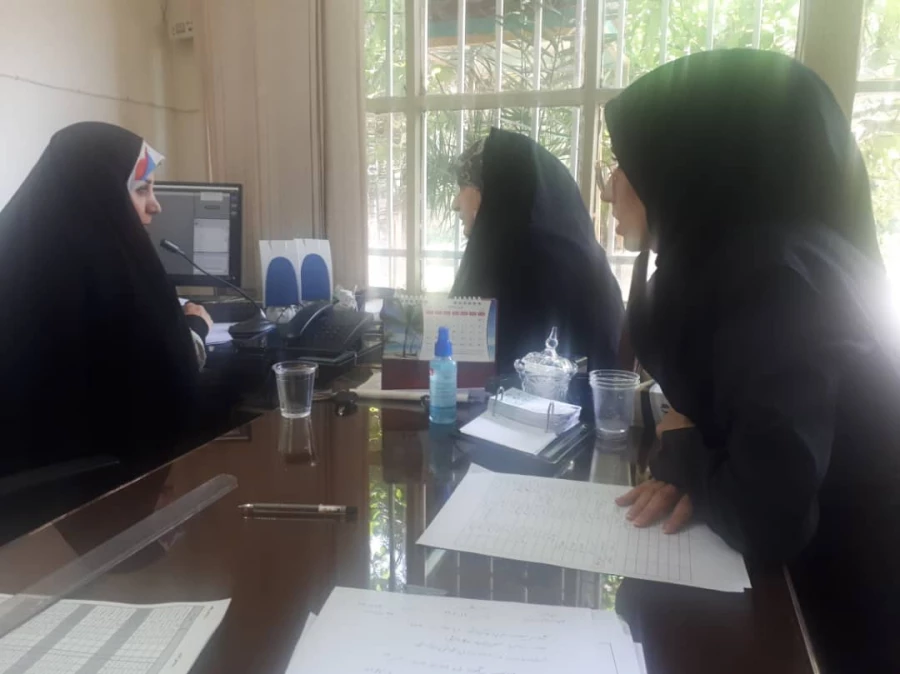 جلسه  ریاست محترم مرکز با  مدیران محترم گروه و اساتید گرامی 5