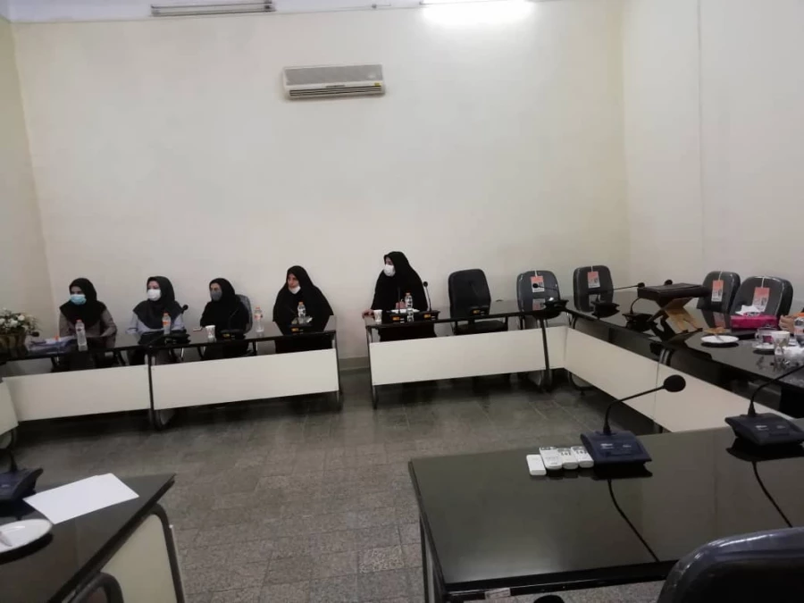 جلسه هم اندیشی ریاست مرکز با معاونت آموزشی، مدیران گروه، و کارکنان بخش آموزش در خصوص برنامه های سال تحصیلی جدید 5