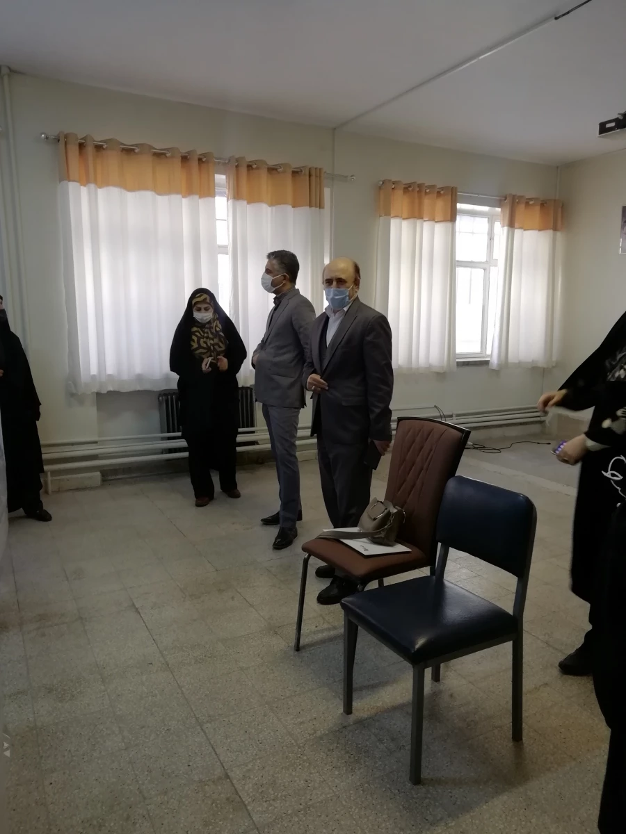 بازدید دکتر بلاغی مدیر امور پردیس های استان تهران و مسئول حراست دانشگاه فرهنگیان تهران از روند مصاحبه پذیرفته شدگان استخدامی چند برابر ظرفیت آموزش و پرورش تهران 4