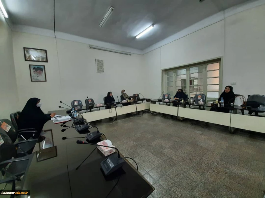 برگزاری جلسه مسئولین مرکز با مدیران گروه های آموزشی 2