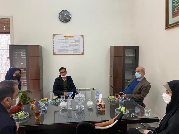 بازدید مدیرکل محترم توسعه و منابع جناب دکتر چناری از حوزه ی مالی شهید باهنر 2