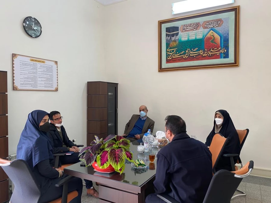 بازدید مدیرکل محترم توسعه و منابع جناب دکتر چناری از حوزه ی مالی شهید باهنر 3