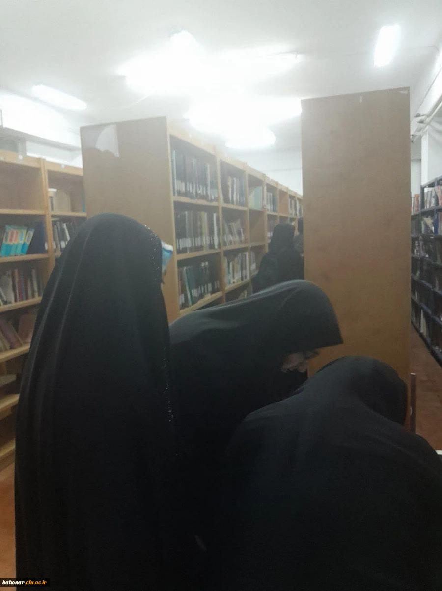 برگزاری تور شبانه کتابگردی از سرا تا کتابخانه مرکز به مناسبت روز کتاب و کتابخوانی _ چهارشنبه شب ۲۴ آبان ماه 4