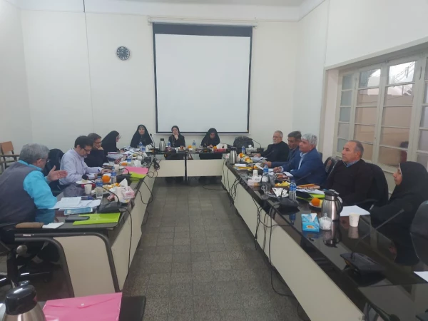 نشست تخصصی با محوریت  ارتقاء جایگاه کارورزی و هم اندیشی پیرامون بازنگری دروس کارورزی 2