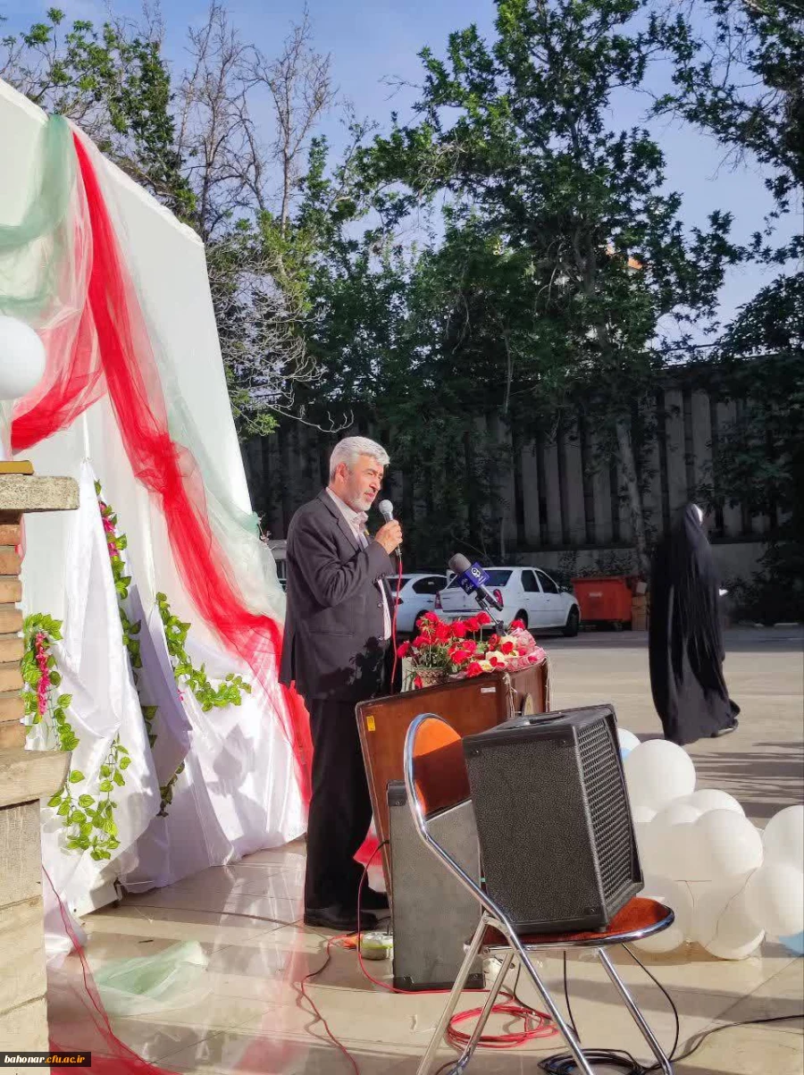گزارش تصویری از بزرگداشت مقام معلم 3