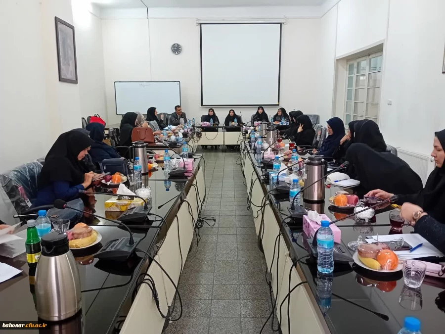 برگزاری جلسه هم اندیشی اساتیدمرکز آموزش عالی شهید باهنر  2