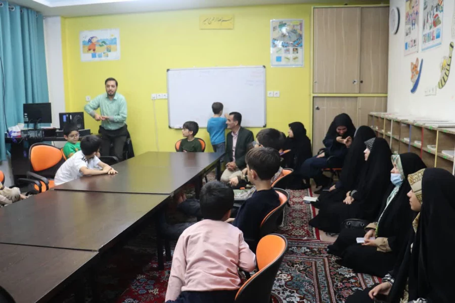 بازدید علمی ، جمعی از دانشجو معلمان به همراه جناب آقای دکتر تربتی نژاد مدیرگروه رشته آموزش ابتدایی از دبستان دوره اول هدایت میزان 
 5