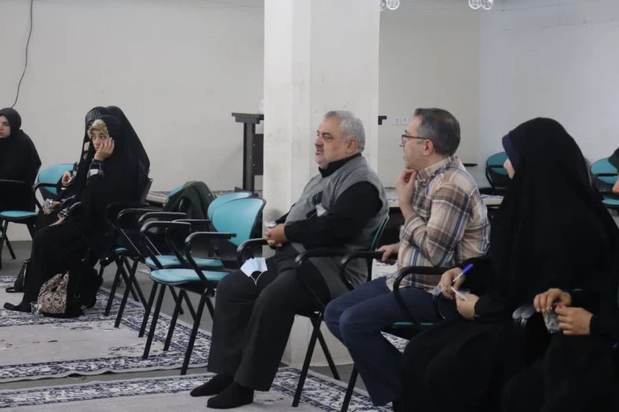 بازدید علمی ، جمعی از دانشجو معلمان به همراه جناب آقای دکتر تربتی نژاد مدیرگروه رشته آموزش ابتدایی از دبستان دوره اول هدایت میزان 
 8