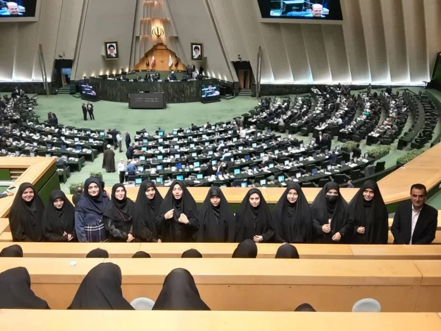 بازدید از موزه و کتابخانه ملی مجلس شورای اسلامی 6