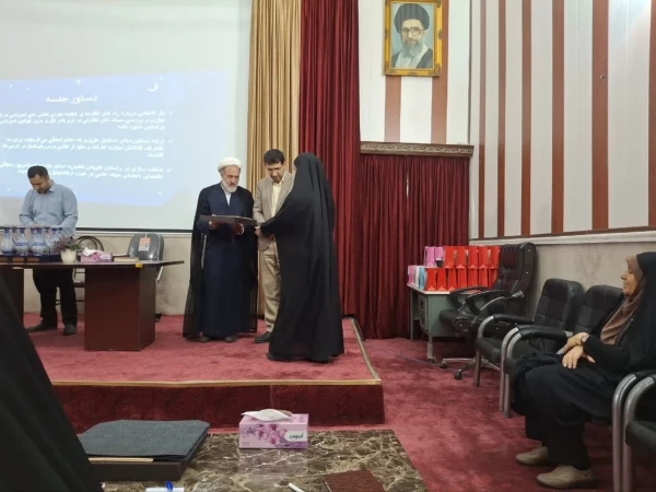 نشست هم اندیشی اساتید مرکز آموزش عالی شهید باهنر 
 4