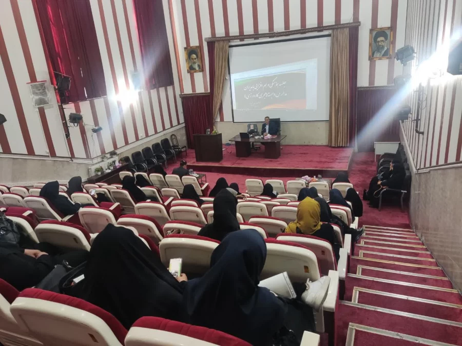 برگزاری دوره بازآموزی کارورزی 2 و 4 ویژه مدیران و معلمان مدارس 3