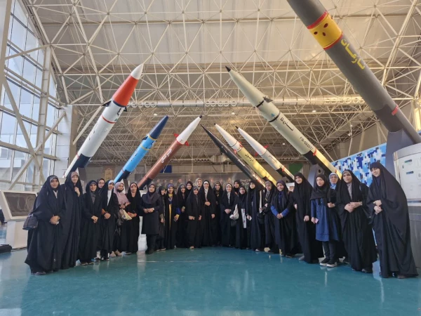 بازدید بصیرت افزا و علمی دانشجومعلمان مرکز شهید باهنر از لانه جاسوسی و پارک ملی هوافضا 2