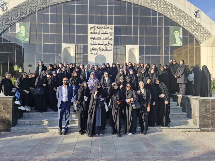 بازدید بصیرت افزا و علمی دانشجومعلمان مرکز شهید باهنر از لانه جاسوسی و پارک ملی هوافضا 2