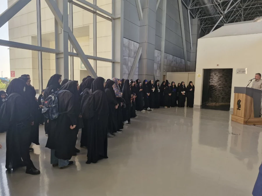 بازدید بصیرت افزا و علمی دانشجومعلمان مرکز شهید باهنر از لانه جاسوسی و پارک ملی هوافضا 2