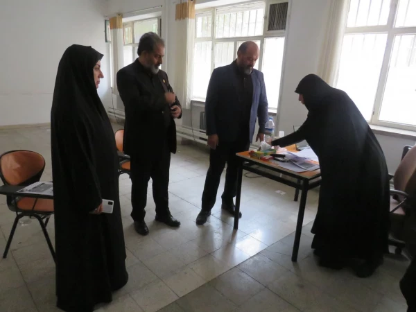 بازدید مسئولان استانی از دومین روز آزمون ارزیابی داوطلبان ورود به دانشگاه فرهنگیان سال ۱۴۰۴ حوزه مرکز شهید باهنر
 3