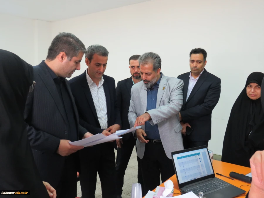 بازدید مدیرکل آموزش و پرورش شهر تهران از کانون های ارزیابی حوزه مرکز شهید باهنر 
 3
