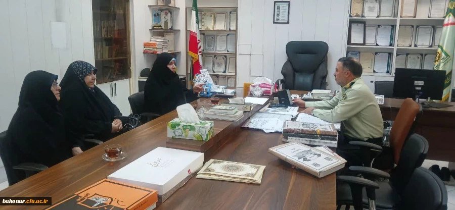 بازدید مسئولان مرکز آموزش عالی شهید باهنر از کلانتری جامی به مناسبت هفته نیروی انتظامی 2