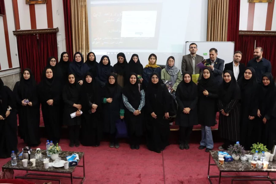 نشست تخصصی دکتر شیمو یاما ـ ایران شناس برجسته ژاپنی ـ با عنوان
«نقش و نگارِ قالیِ هفت هزار ساله: بازخوانیِ اصالتِ زبان فارسی و نفوذ آیین های ایران کهن بر ساحت تمدنی شرق دور»
در سالن آمفی تئاتر مرکز برگزار شد. 4