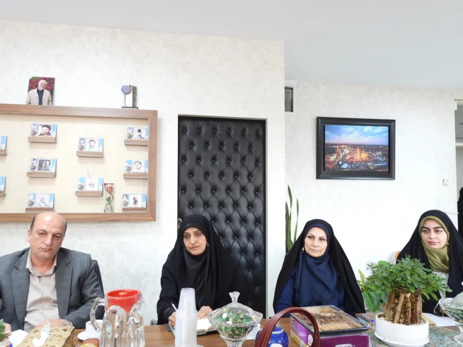 دیدار با مدیر و معاون آموزش و پرورش منطقه ۱۱ 3