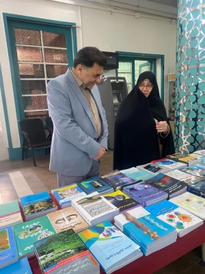 برگزاری نمایشگاه کتاب به مناسبت هفته کتاب و کتابخوانی 3