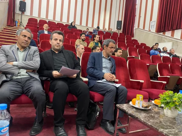 جلسه نیروهای طبخ پردیس ها و مراکز با مسئولین شرکت و استان 4