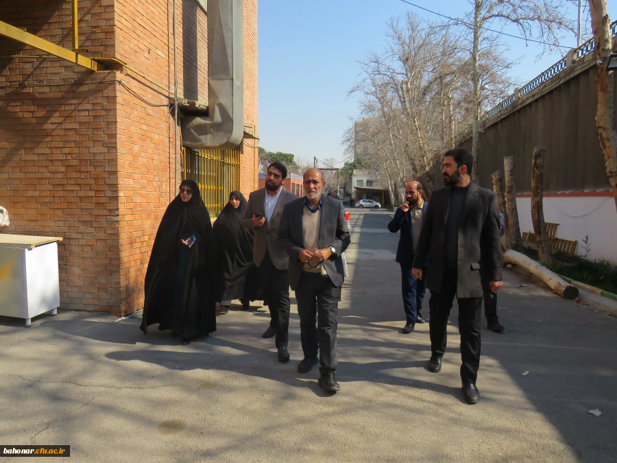 بازدید معاون هماهنگی و امور مناطق شهرداری تهران از دانشکده شهید باهنر  3