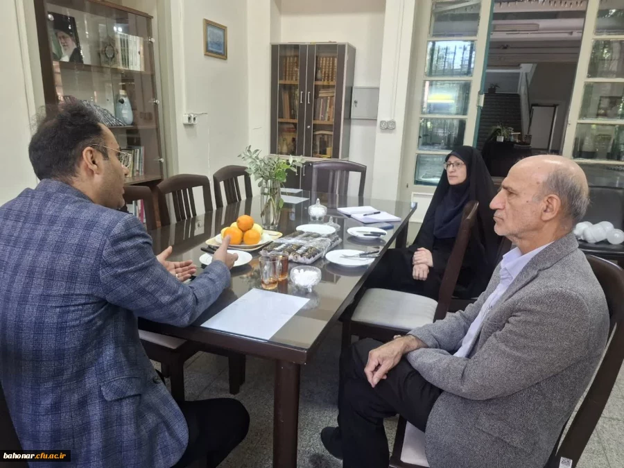 بازدید آقای مهندس مجاوری از پروژه های دانشکده شهید باهنر 3