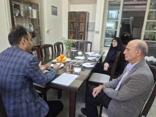 بازدید آقای مهندس مجاوری از پروژه های دانشکده شهید باهنر 4